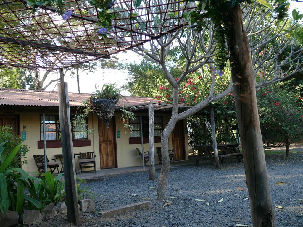 Zigzag Town Lodge Livingstone Esterno foto