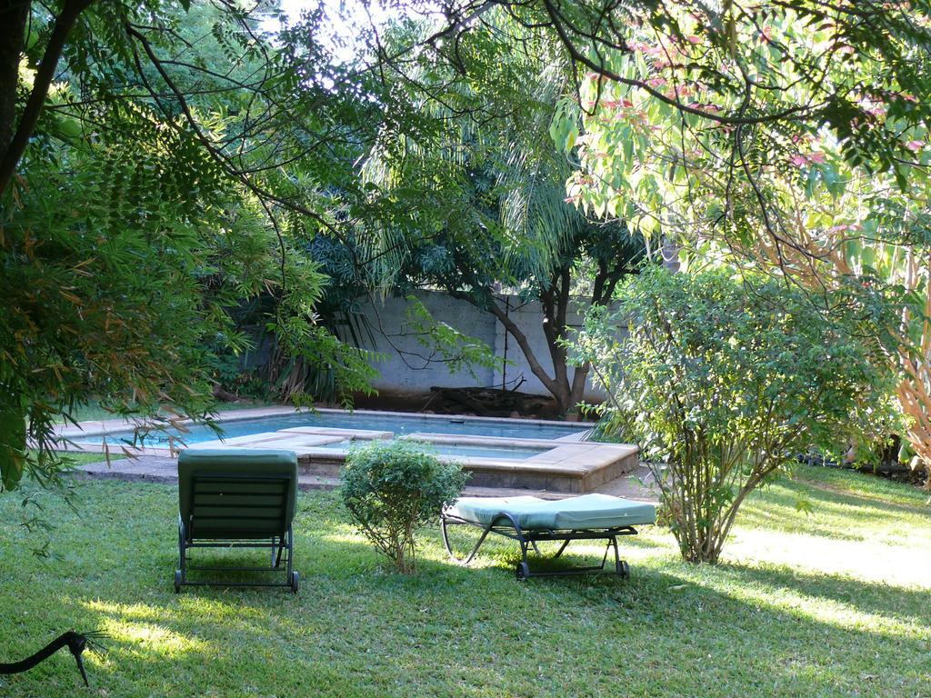 Zigzag Town Lodge Livingstone Esterno foto