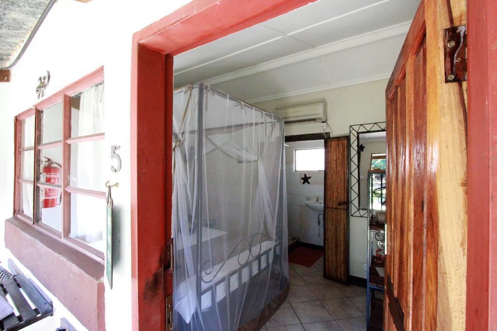 Zigzag Town Lodge Livingstone Esterno foto
