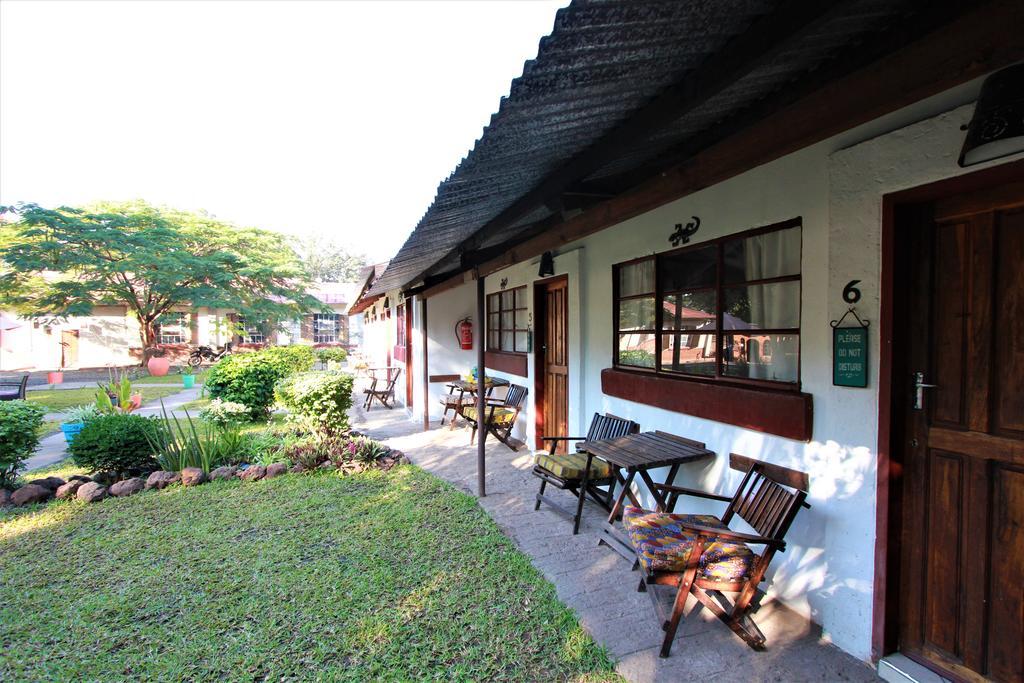 Zigzag Town Lodge Livingstone Esterno foto