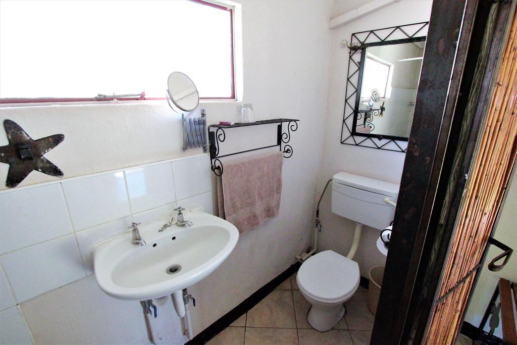 Zigzag Town Lodge Livingstone Esterno foto